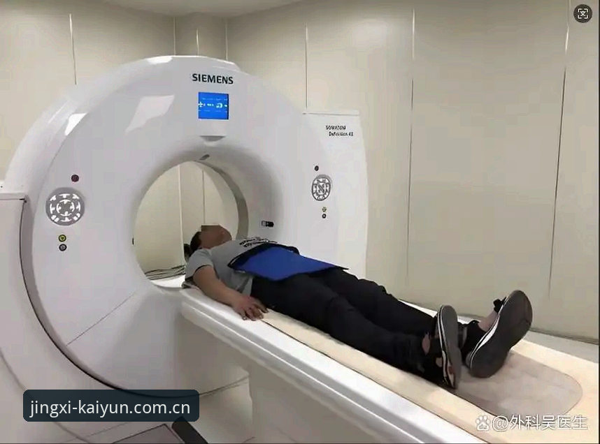 足球赛场上心脏骤停的两次警钟——我们该用什么方式看懂职业球员的健康底线